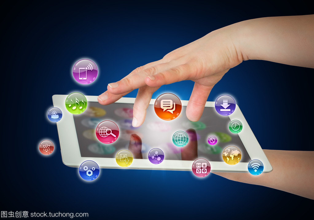 手牽平板電腦 軟件開發的新趨勢與挑戰